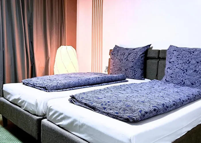 Hotel Free Parking